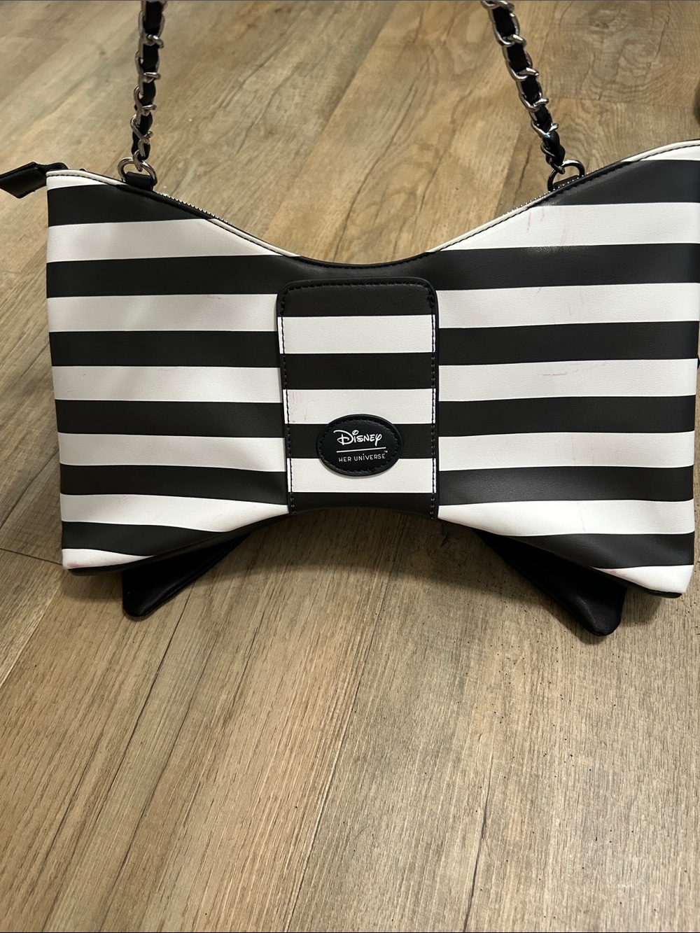 Disney Alice in Wonderland Black & White Bow-Accent Chain Shoulder Bag - Picture 3 of 11